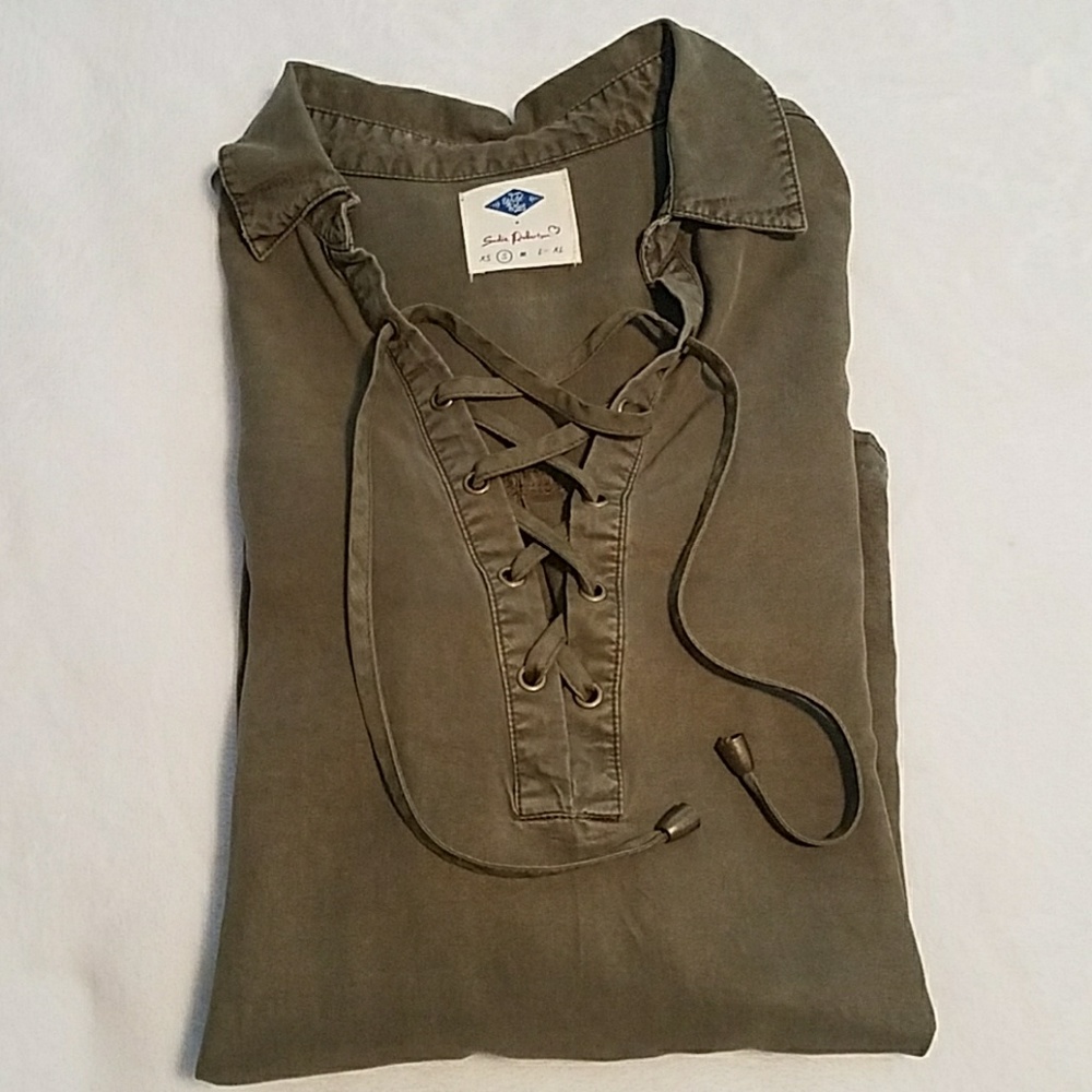 Like New! Sadie Robertson Shirt